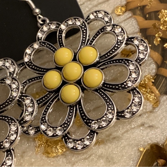 Dazzling Dewdrops Yellow Floral Earrings - Picture 2 of 2